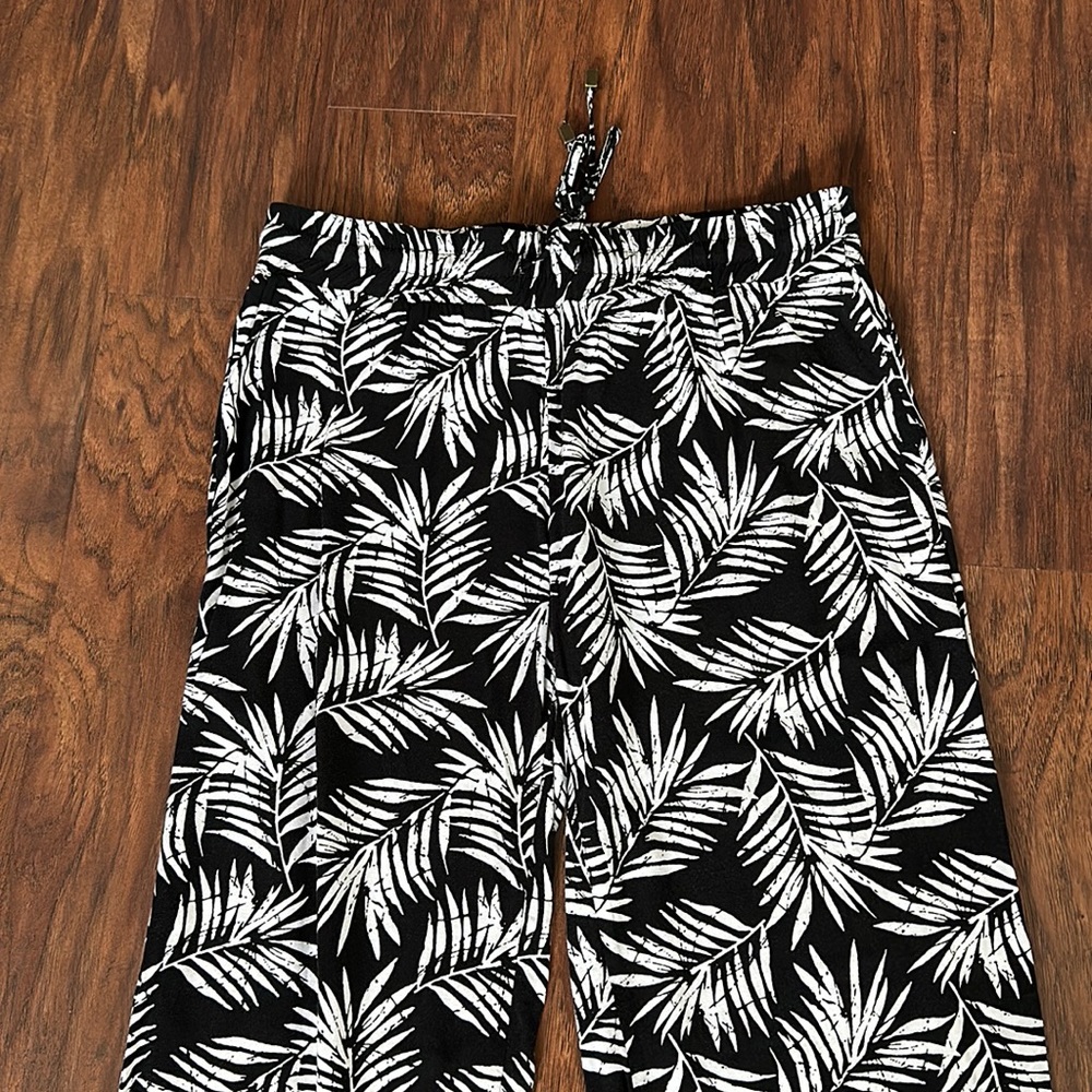 Black and white palm print pants - Picture 2 of 4